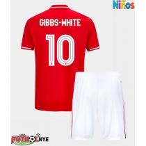 Camiseta Nottingham Forest Morgan Gibbs-White #10 Primera Equipación para niños 2025-26 manga corta (+ pantalones cortos)